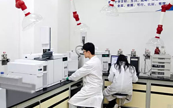 17歲做民工，36歲開公司，白手起家的他干出了180億的大生意！