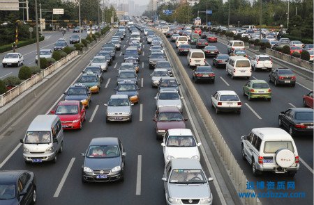 公路工程企業(yè)能否承包市政道路建設(shè)？