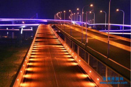 辦理城市及道路照明二級資質(zhì)升一級要準(zhǔn)備哪些人員？