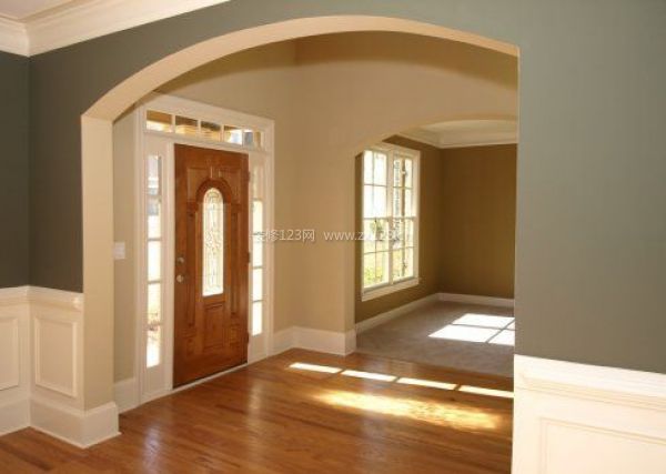 立秋之后，裝修卻開始&ldquo;熱&rdquo;了起來。不少有經驗的人士喜歡秋季裝修，圖的是氣候干燥，木質板材不易返潮，涂料、油漆容易干等便利