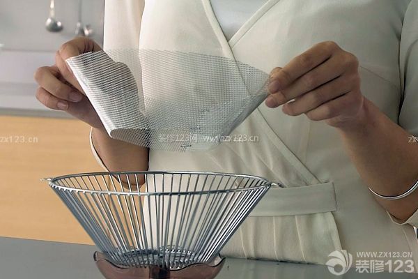 抽油煙機清洗與保養(yǎng)之油網(wǎng)清洗