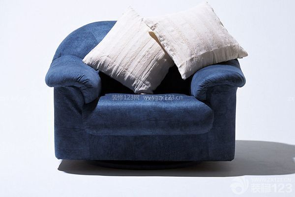 如何分辨沙發的好壞——看彈力